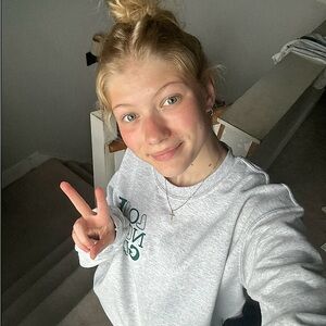 Meet your Posher, Evelyn